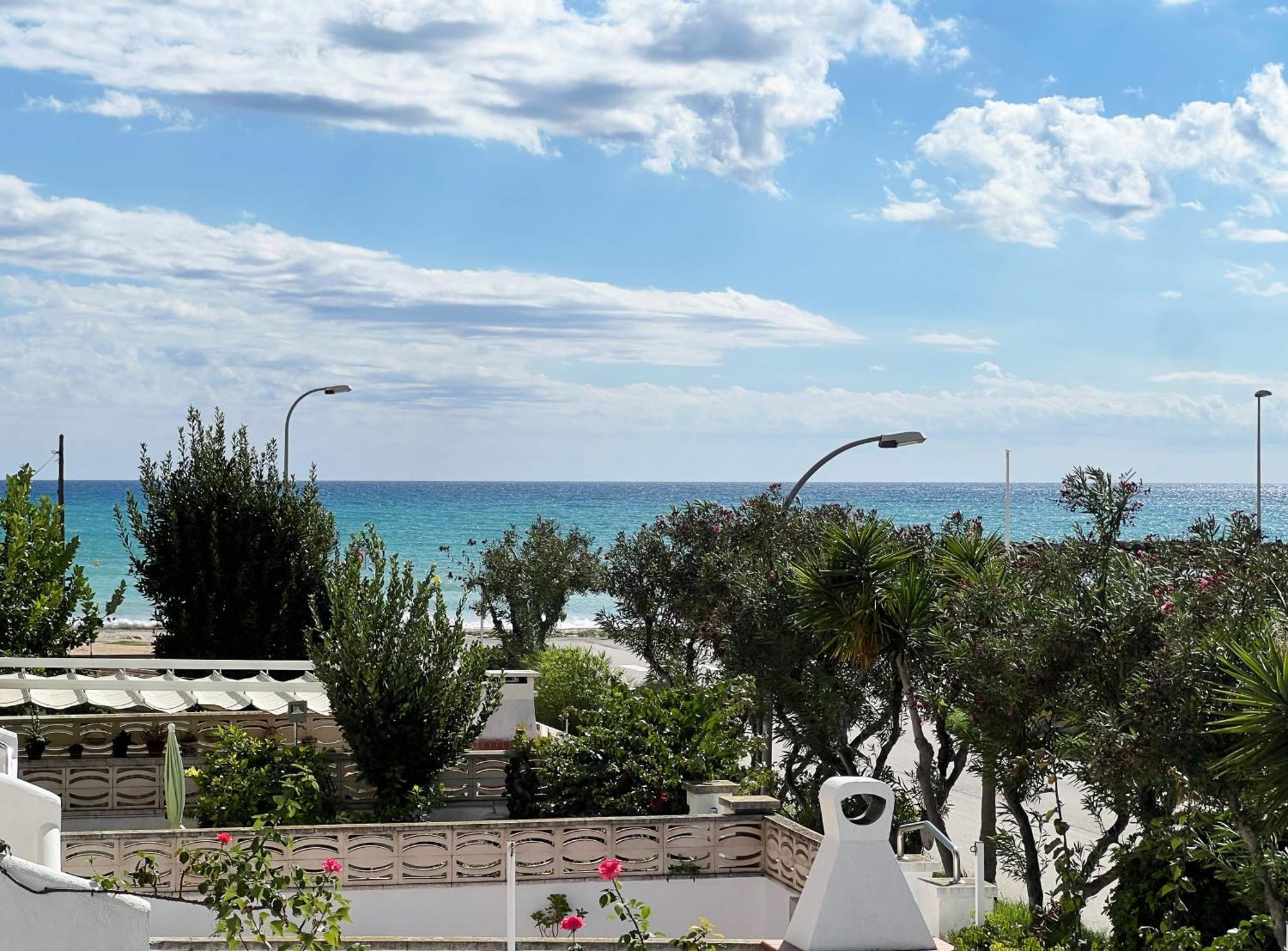 Espectacular Sunny House In The Beach Cunit Exterior photo